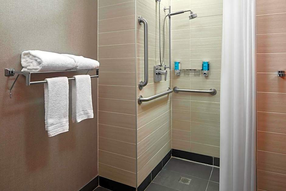 Aloft Buffalo Airport