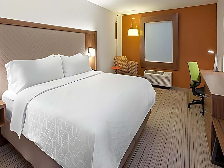 Holiday Inn Express Anaheim West By IHG