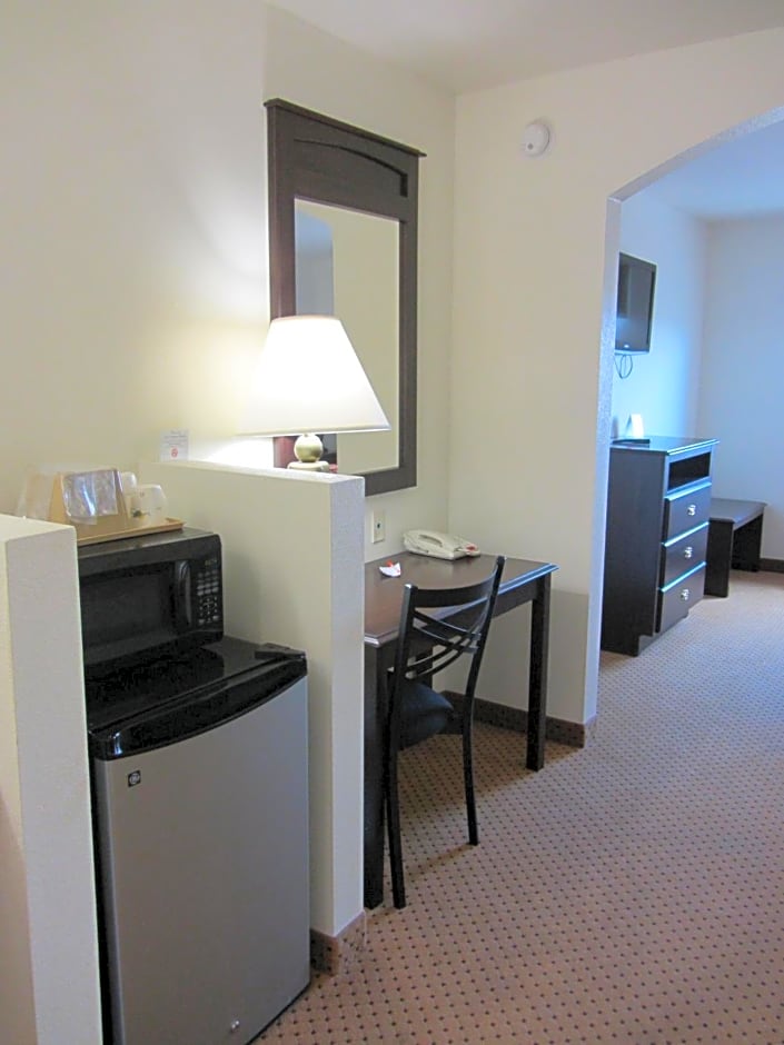 Howard Johnson by Wyndham Lubbock TX