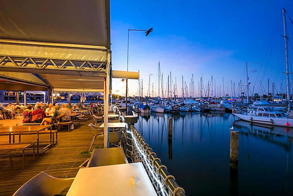 Nightcap at Kawana Waters Hotel