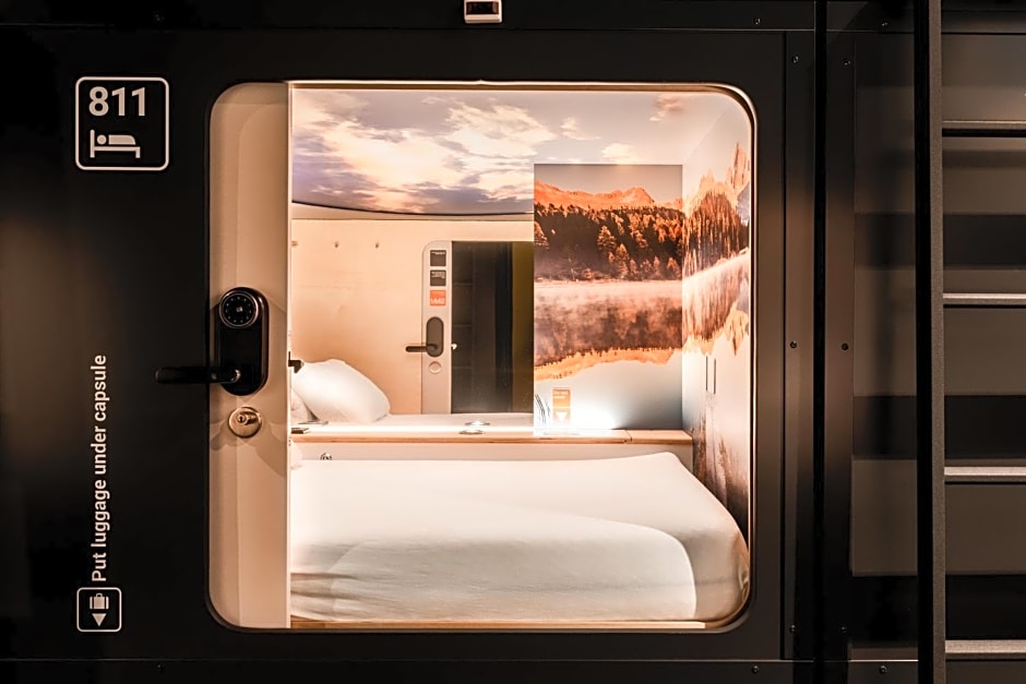 Capsule Hotel - Alpine Garden Zurich Airport