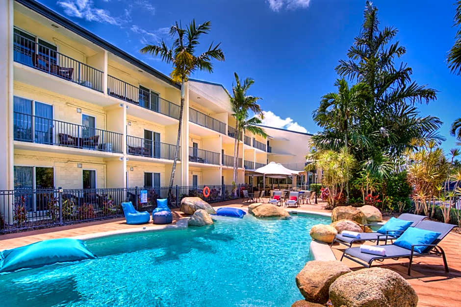 Cairns Queenslander Hotel & Apartments