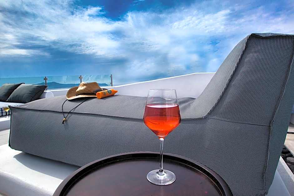 Amity Suites - Adults Only