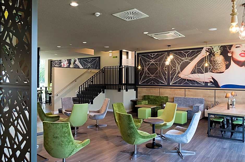 Super 8 by Wyndham Munich City North