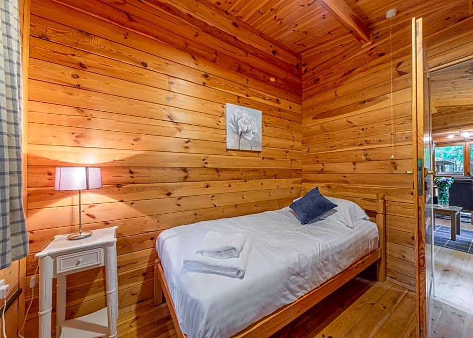 Woodland Park Lodges