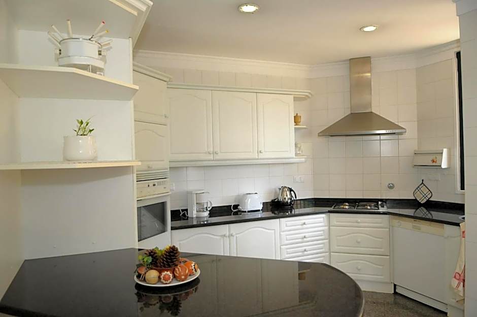 An uninterrupted 180 overlooking the Atlantic Ocean