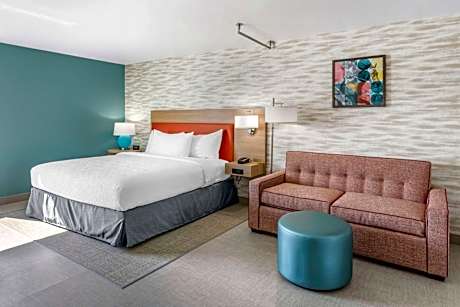 1 King Bed Studio Suite