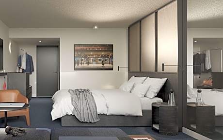 Lancemore King Room – complimentary drinks during hosted hour and WiFi