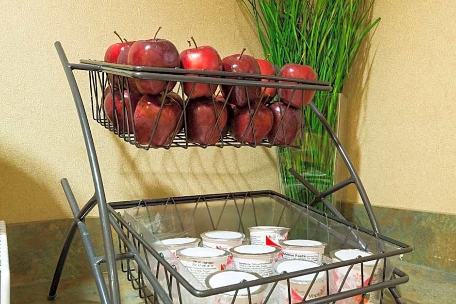 Microtel Inn & Suites By Wyndham Pueblo