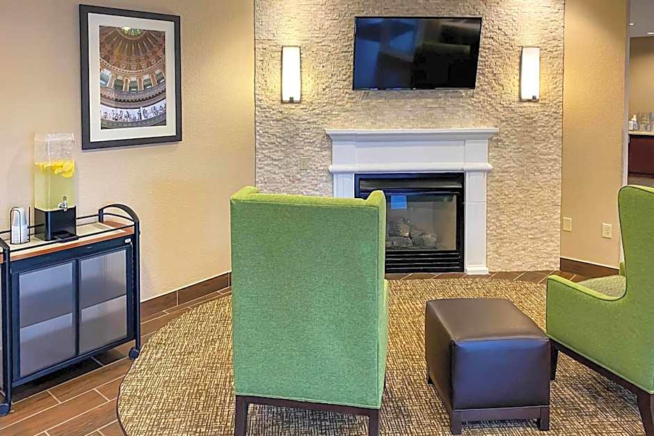 Comfort Inn DeKalb - University Area