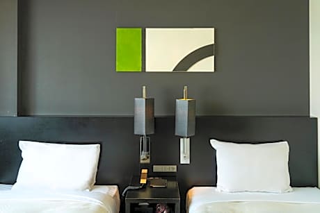 Standard Twin Room - Non-Smoking