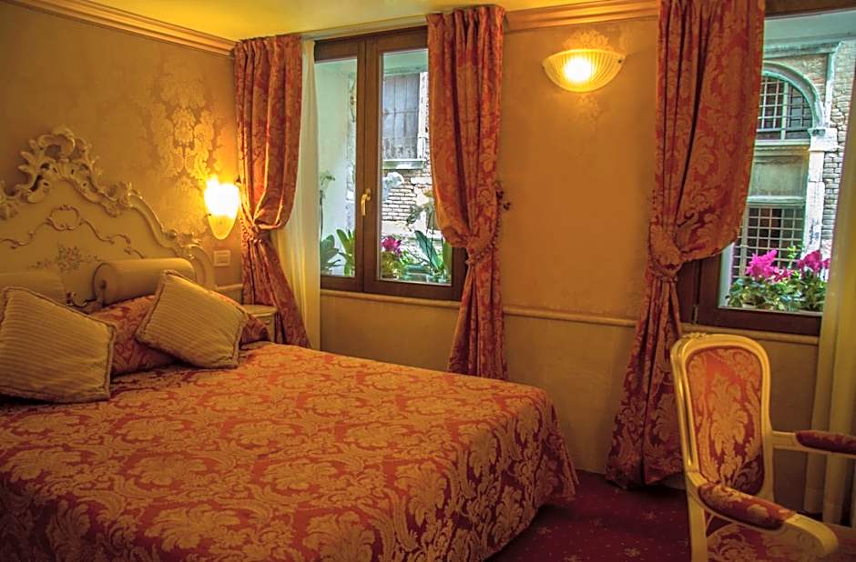 Hotel Becher