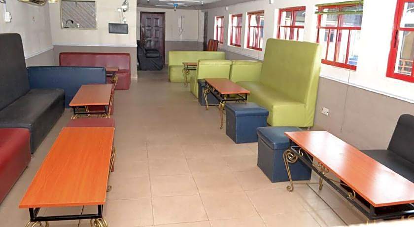 Aquatic Suites & Lounge