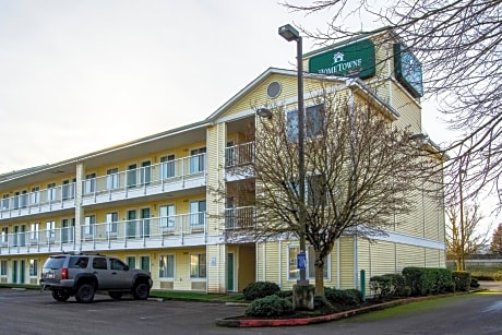 HomeTowne Studios by Red Roof Salem, OR
