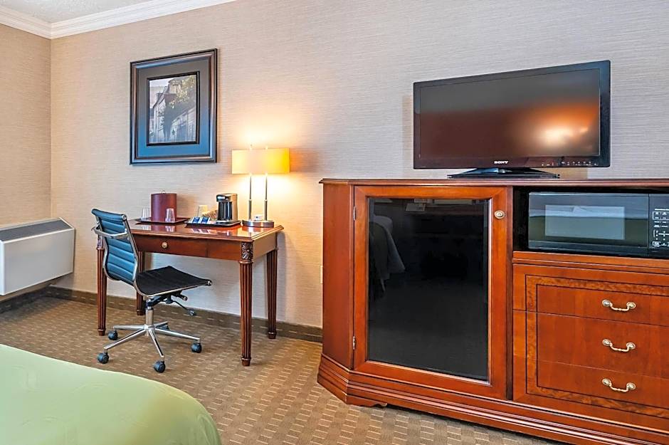 Rodeway Inn Festival	