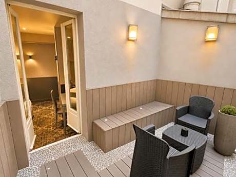 Deluxe Double Room with Terrace