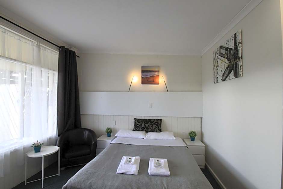 Pelicans Motel San Remo