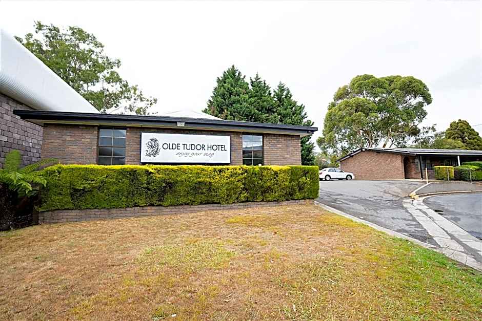 Olde Tudor Hotel