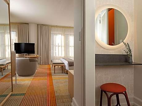 Junior Suite with One King Bed and Cityview