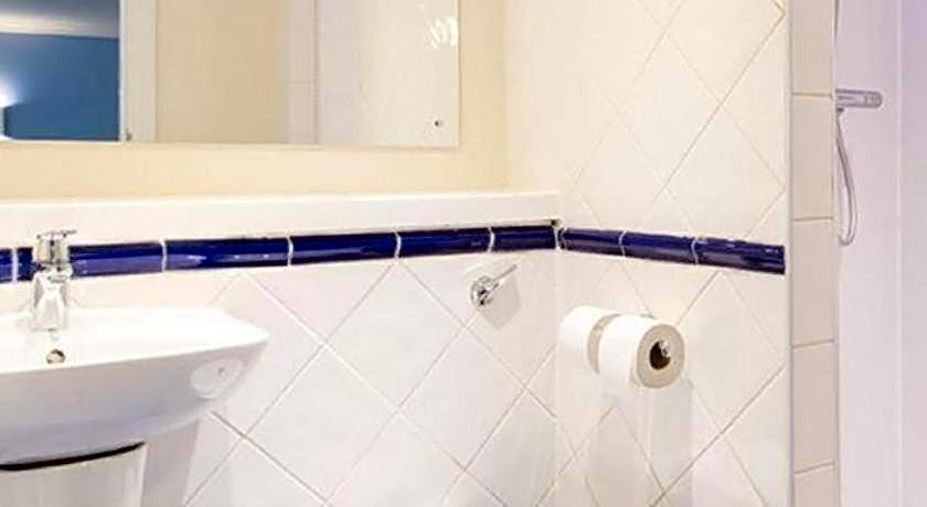 Travelodge Perth Central