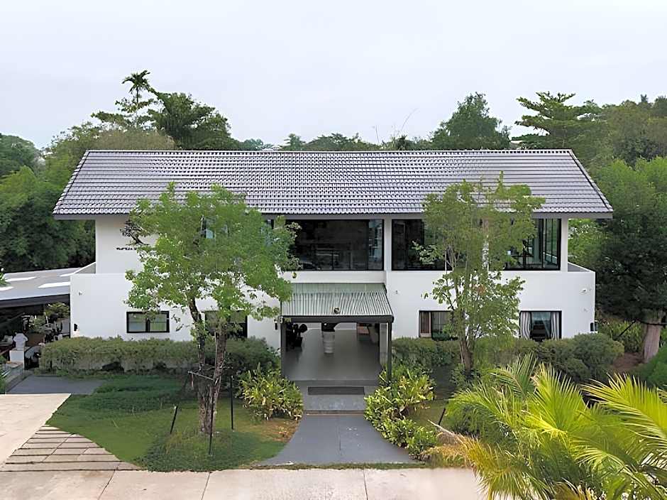Trat Tara Boutique Hotel