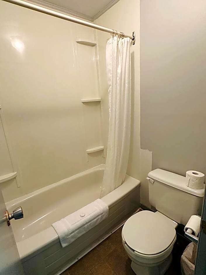 Stiles Motel Hill View