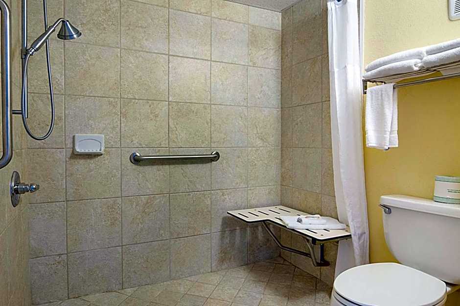 Quality Inn Calhoun North I-75