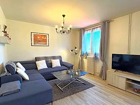 Apartment Dans la forêt de Pin by Interhome