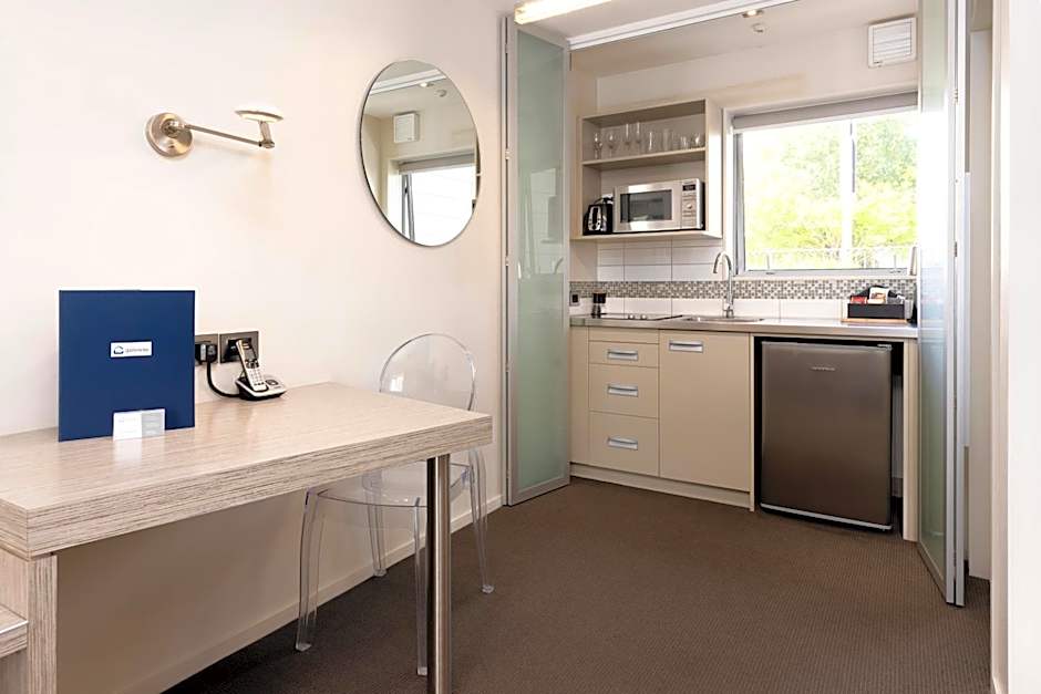 Airport Gateway Motor Lodge