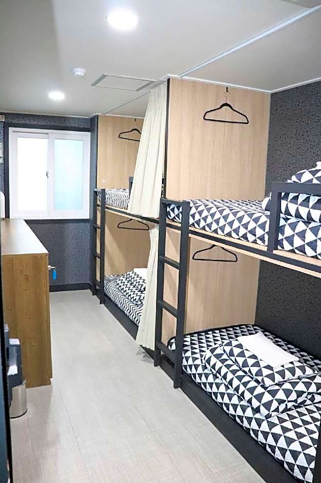 Mozzi Hostel