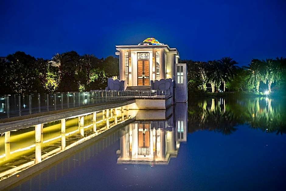 Shangrila Boutique Hotel