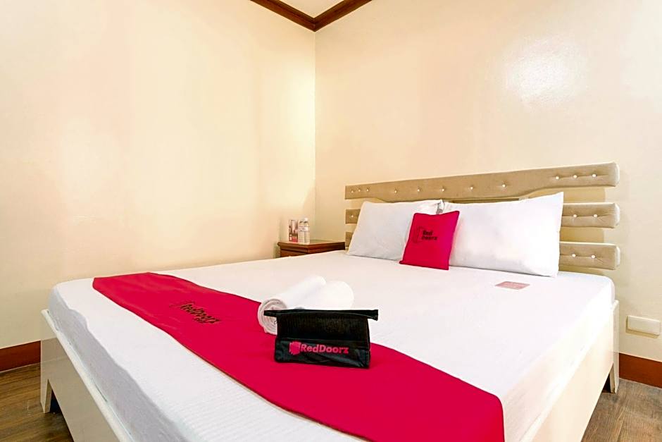 RedDoorz Plus @ Seaborne Hotel Subic Zambales