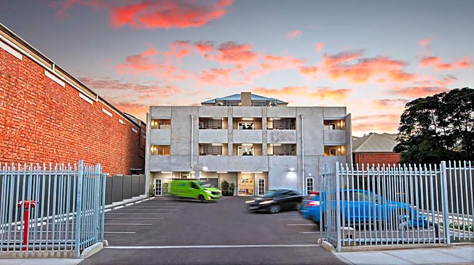 Semaphore Splash Apartments
