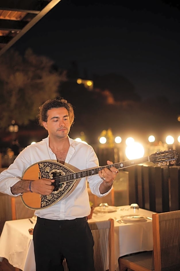 Icon Beach Suites Hotel Sovalye Island