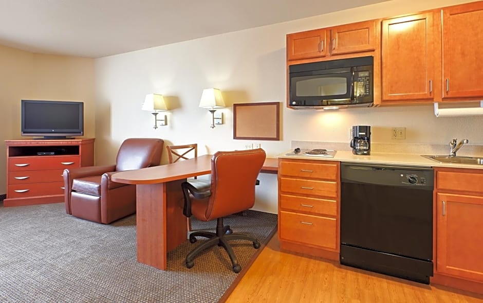 Candlewood Suites Fayetteville, an IHG Hotel