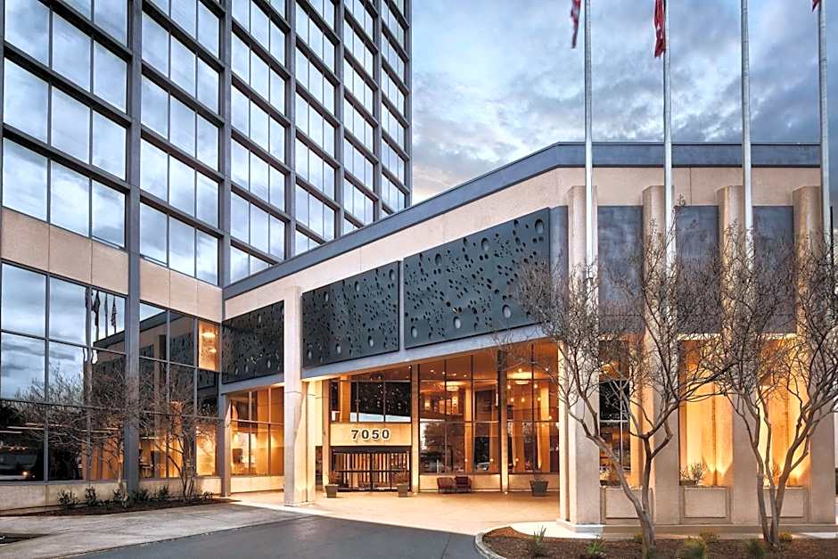Crowne Plaza Dallas Market Ctr - Love Field By IHG