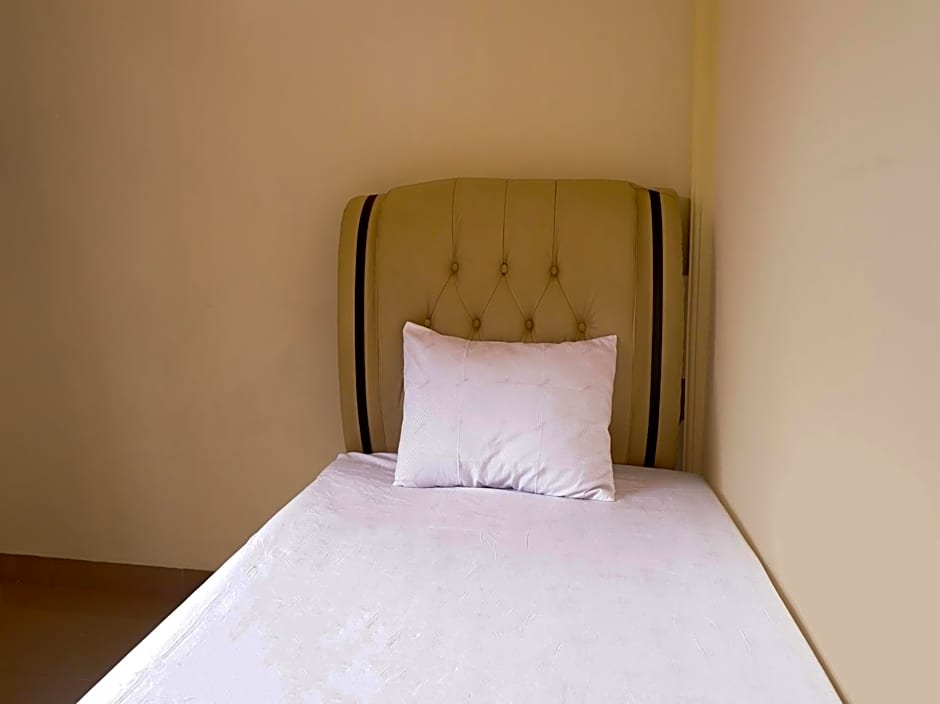 OYO Life 92632 Kost Pondok Kito