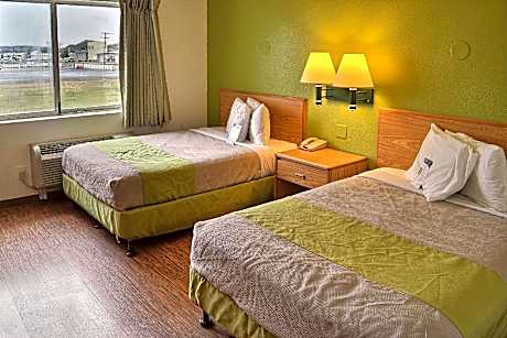 2 FULL BEDS | MICFRIDGE