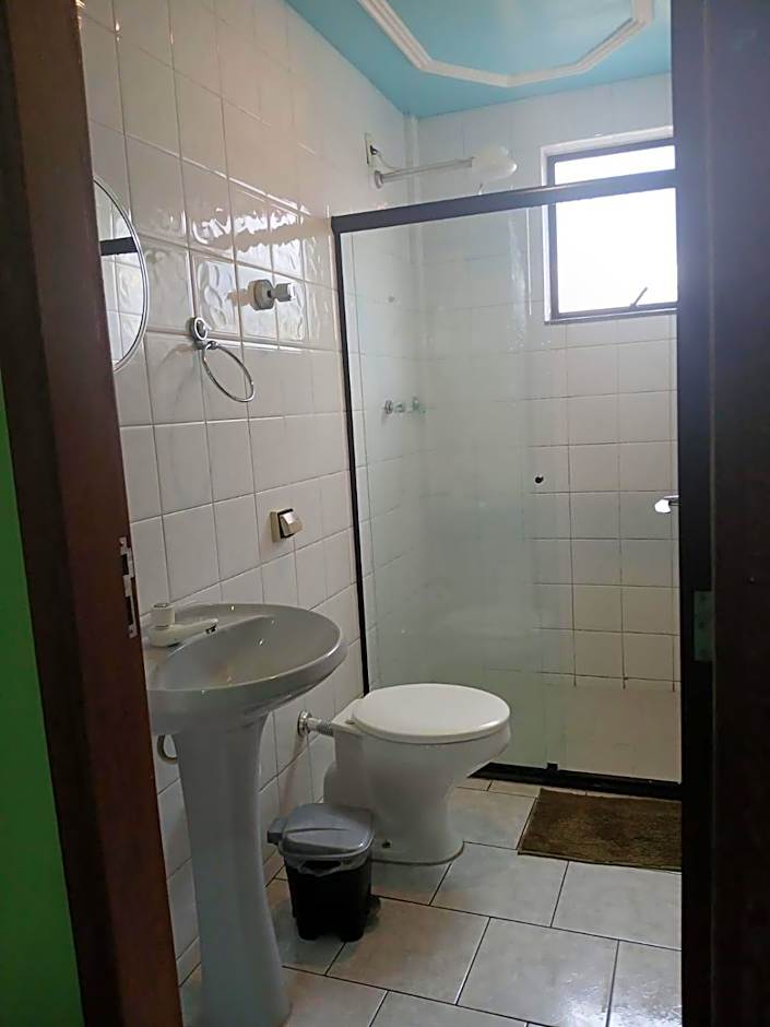 Paradise Hostel e Suítes
