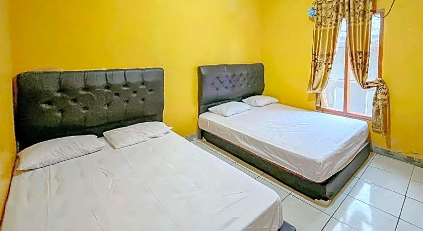 Penginapan Diar near Pantai Santolo Mitra RedDoorz