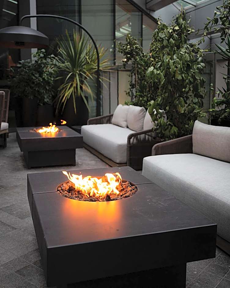 Paradox Hotel Vancouver 