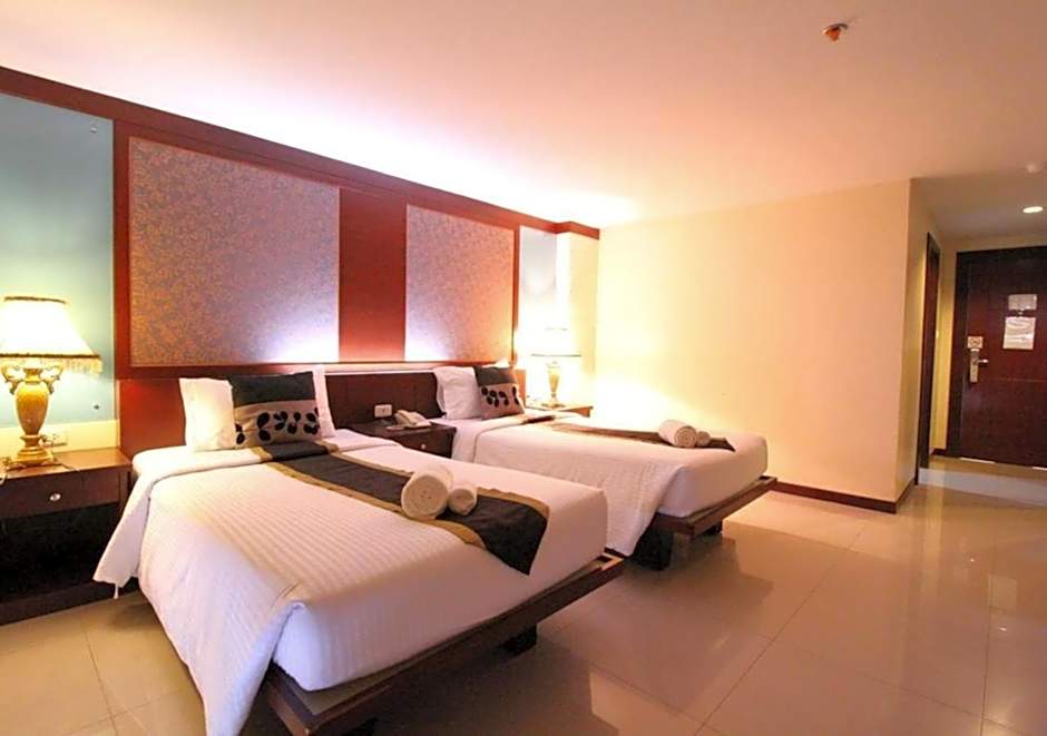 Convenient Grand Plus Hotel Suvarnabhumi