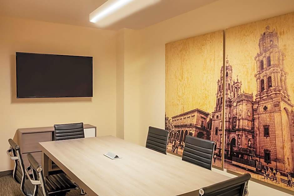 Fiesta Inn Express San Luis Potosi Oriente