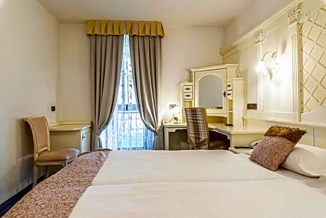 Triple Room with Balcony