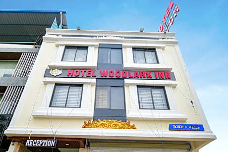 FabHotel Woodlark Inn