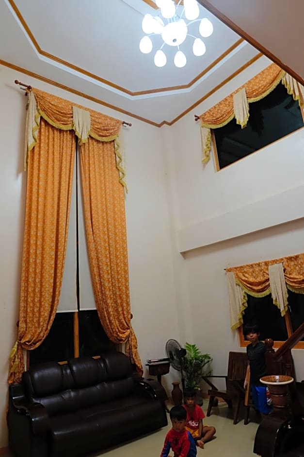 The Orange House - Vigan Villa