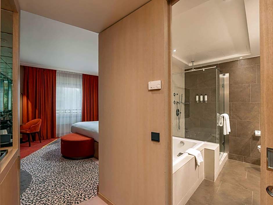 Photo 1 of 8 of Junior Suite