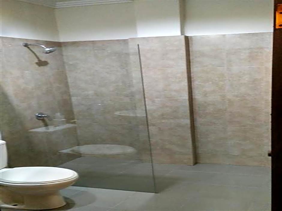 Maxi Hotel & Spa