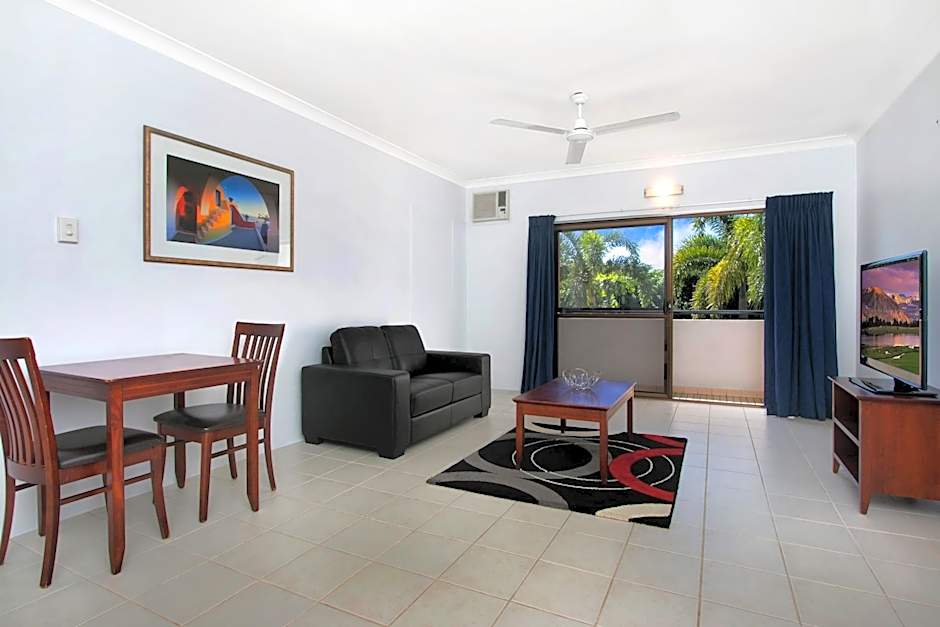 Cairns City Palms