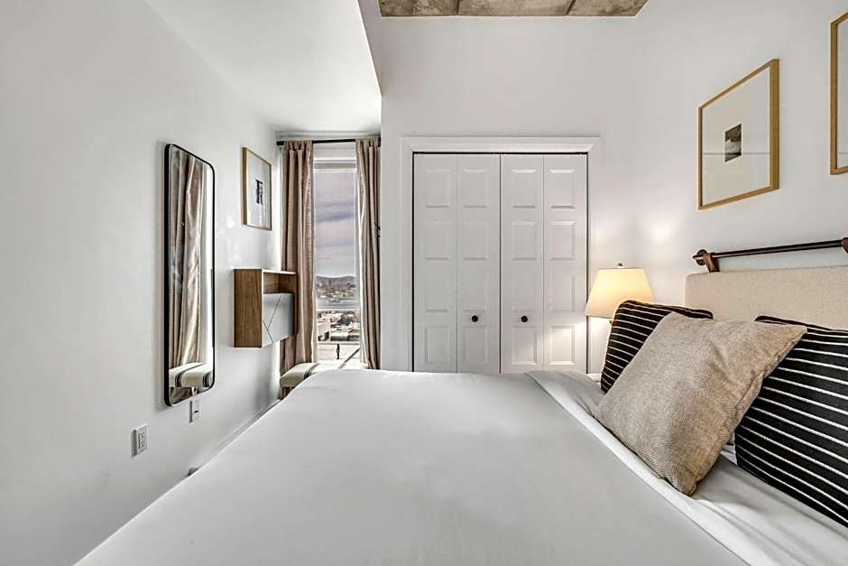 Initial-Matisse- Quebec-parking and pool